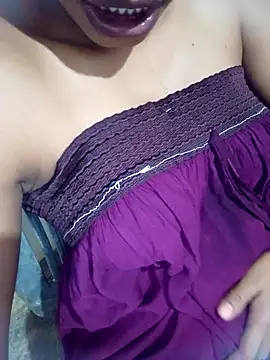 Snapshot of Shani_Izu chatting on 05-16-26, 11:42 Shani Izu online show from 05-16-26, 11:42