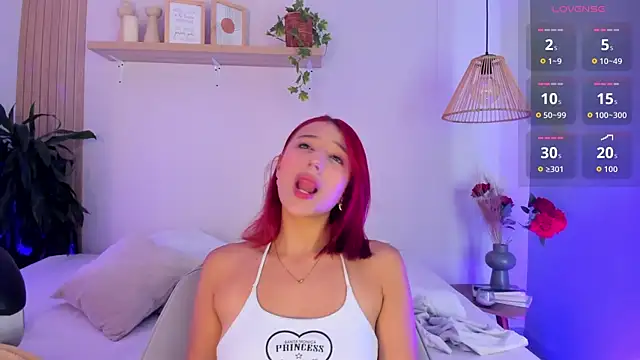 Cristalfoxy  online show from 12-13-25, 08:04