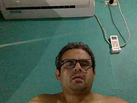 Snapshot of Katracho6969 chatting on 10-26-25, 03:45 Katracho6969 online show from 10-26-25, 03:45