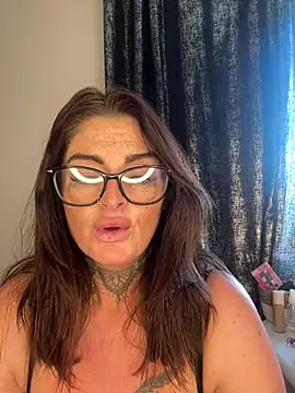 IrishmilfAnna online show from 04-24-26, 09:12
