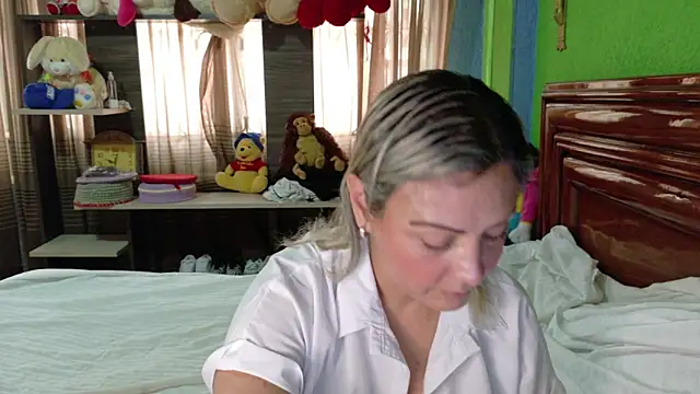  Charlize theron  online show from 02-17-26, 09:32