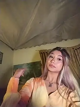 Snapshot of Ella_rr chatting on 02-22-26, 02:02 Ella rr online show from 02-22-26, 02:02