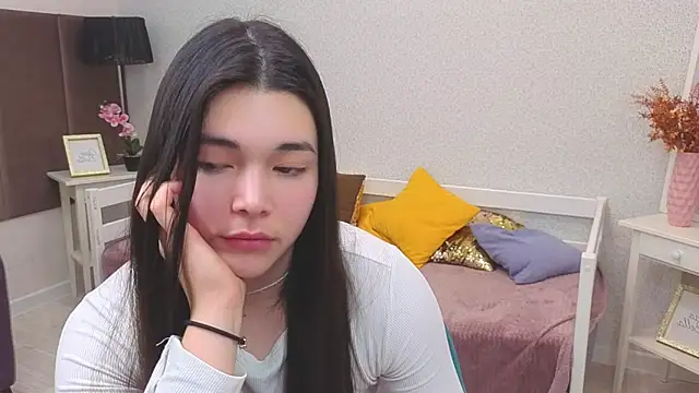 Snapshot of Albi_Glow chatting on 12-14-25, 09:03 Albi Glow online show from 12-14-25, 09:03