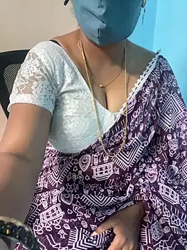 Snapshot of monal_95 chatting on 02-18-26, 11:11 monal 95 online show from 02-18-26, 11:11