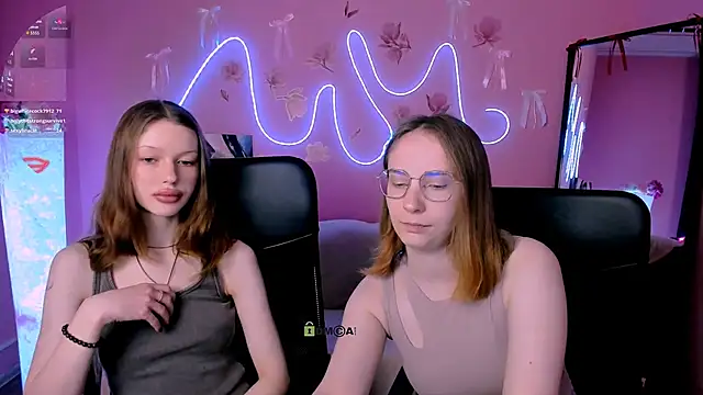 Snapshot of khloebeauty chatting on 04-19-26, 07:16 khloebeauty online show from 04-19-26, 07:16