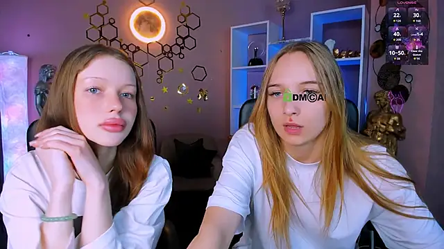Snapshot of khloebeauty chatting on 04-29-26, 05:55 khloebeauty online show from 04-29-26, 05:55