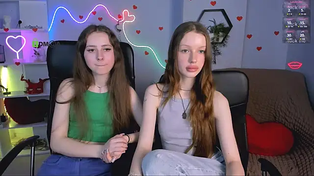Snapshot of khloebeauty chatting on 04-30-26, 01:28 khloebeauty online show from 04-30-26, 01:28