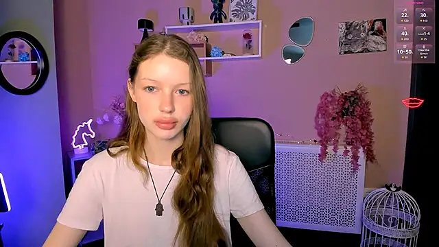 Snapshot of khloebeauty chatting on 05-08-26, 05:46 khloebeauty online show from 05-08-26, 05:46