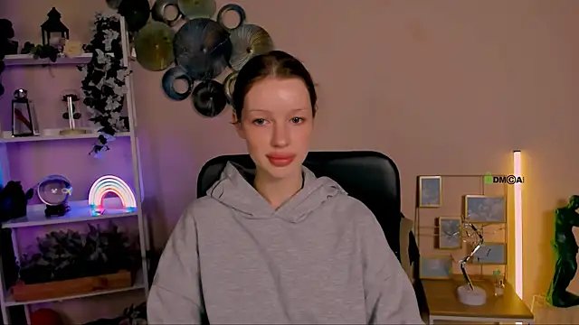 Snapshot of khloebeauty chatting on 05-11-26, 05:46 khloebeauty online show from 05-11-26, 05:46