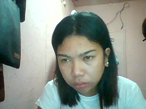 Snapshot of aniya_04 chatting on 09-19-25, 10:54 aniya 04 online show from 09-19-25, 10:54