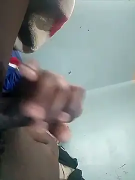 Snapshot of Mrhugeblack chatting on 10-12-25, 08:35 Mrhugeblack online show from 10-12-25, 08:35