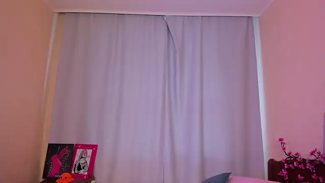 Chloeee4200 online show from 06-17-26, 12:29