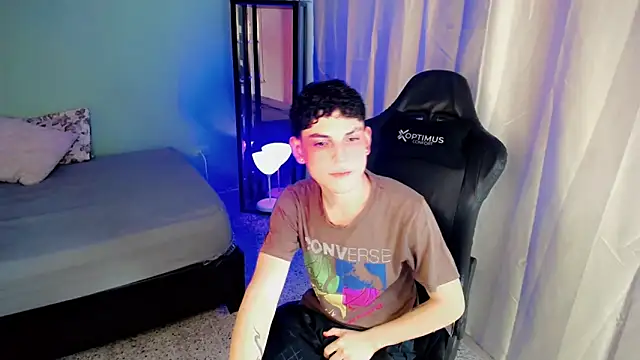 dilan hott  online show from 09-20-25, 08:43