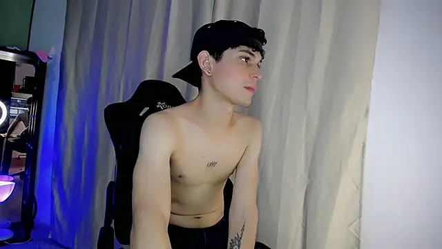 dilan hott  online show from 10-15-25, 08:20