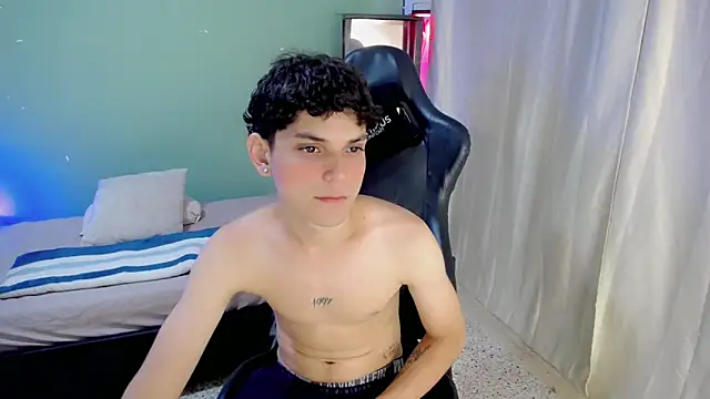 dilan hott  online show from 11-10-25, 07:57