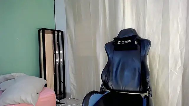 dilan hott  online show from 11-13-25, 06:29