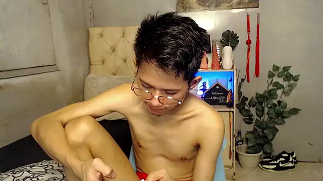 Snapshot of Skinny_CumLoader69 chatting on 09-09-25, 04:17 Skinny CumLoader69 online show from 09-09-25, 04:17