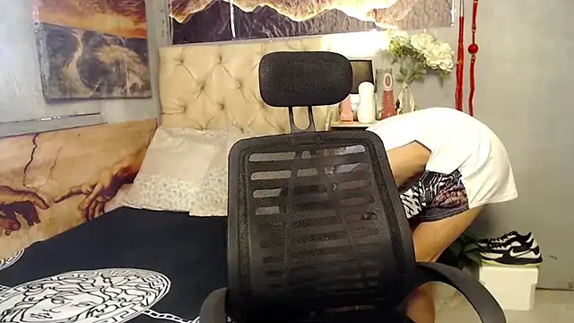 Snapshot of Skinny_CumLoader69 chatting on 09-18-25, 06:59 Skinny CumLoader69 online show from 09-18-25, 06:59