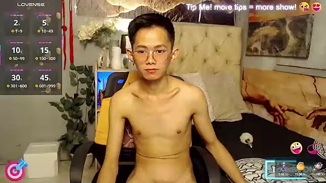 Snapshot of Skinny_CumLoader69 chatting on 09-26-25, 02:43 Skinny CumLoader69 online show from 09-26-25, 02:43