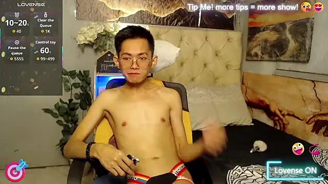 Snapshot of Skinny_CumLoader69 chatting on 09-28-25, 01:38 Skinny CumLoader69 online show from 09-28-25, 01:38