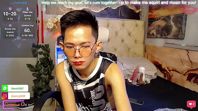 Snapshot of Skinny_CumLoader69 chatting on 10-24-25, 11:23 Skinny CumLoader69 online show from 10-24-25, 11:23