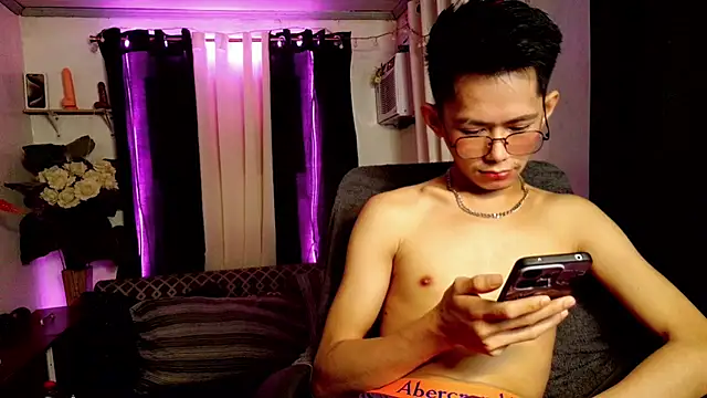 Snapshot of Skinny_CumLoader69 chatting on 02-26-26, 08:30 Skinny CumLoader69 online show from 02-26-26, 08:30