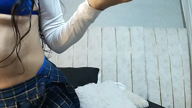 Liia evanss online show from 10-02-25, 05:25