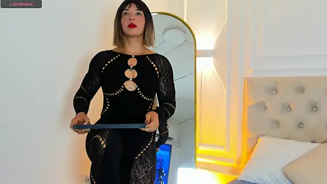 Snapshot of AliceFit_212 chatting on 09-23-25, 01:03 AliceFit 212 online show from 09-23-25, 01:03