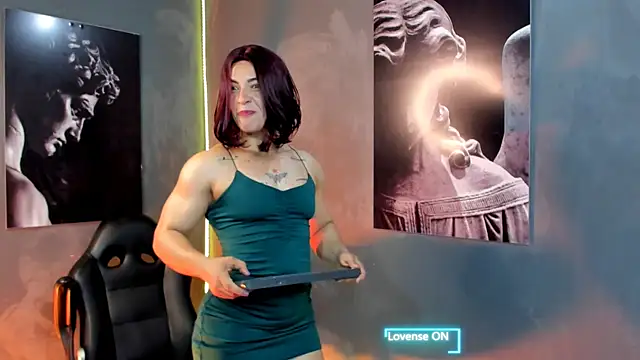 Snapshot of AliceFit_212 chatting on 10-24-25, 01:29 AliceFit 212 online show from 10-24-25, 01:29