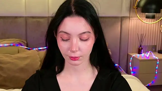 Goldy Stark online show from 10-17-25, 08:44