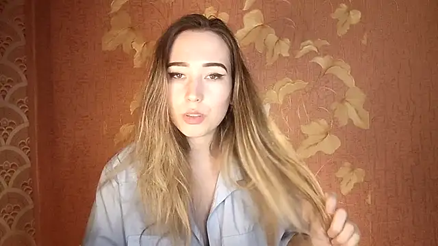Awora Wolf online show from 09-18-25, 08:33