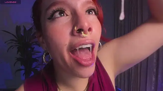 bri von dhara   online show from 10-19-25, 12:17