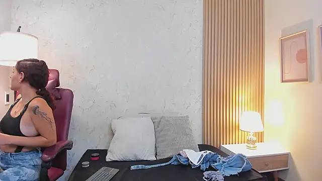 aliceandsia online show from 03-15-26, 01:06