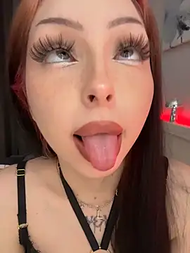 Lina Thornton  online show from 11-30-25, 06:56