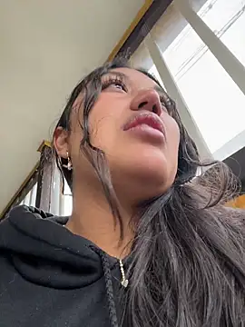 Snapshot of SharaRous chatting on 03-11-26, 12:11 SharaRous online show from 03-11-26, 12:11