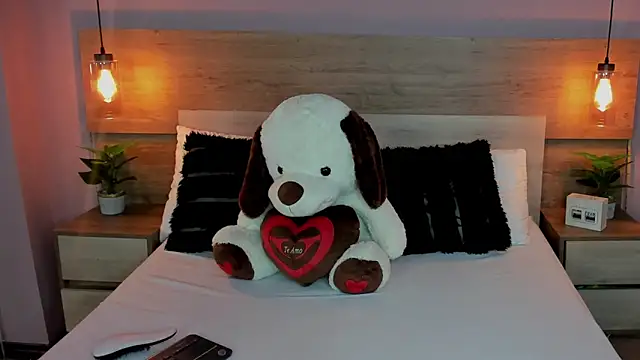 Snapshot of SusanAdams1 chatting on 02-18-26, 02:35 SusanAdams1 online show from 02-18-26, 02:35