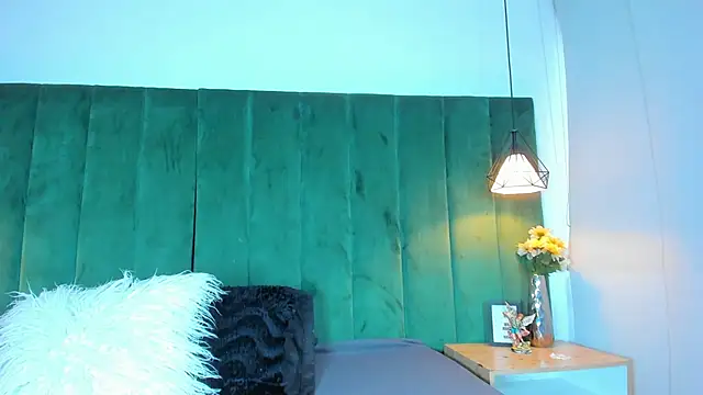 Snapshot of kittyy_milk_001 chatting on 10-03-25, 08:28 kittyy milk 001 online show from 10-03-25, 08:28