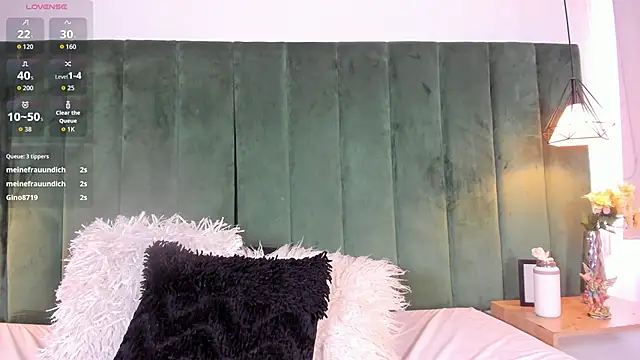 Snapshot of kittyy_milk_001 chatting on 10-23-25, 08:29 kittyy milk 001 online show from 10-23-25, 08:29