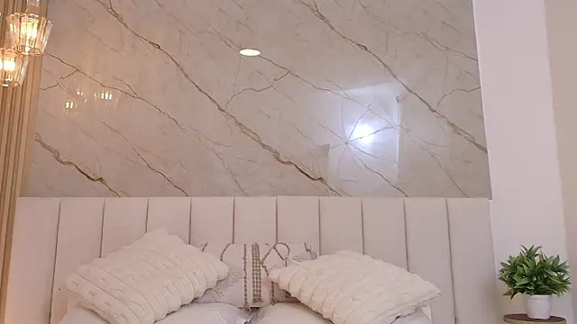 GraceMontgomery online show from 11-08-25, 01:33