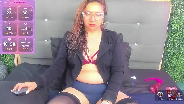 leyla smithh online show from 09-11-25, 12:16