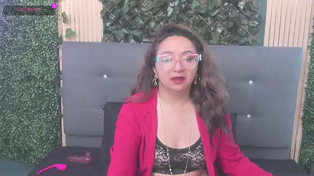 leyla smithh online show from 09-12-25, 12:16