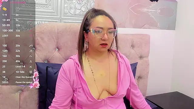 leyla smithh online show from 09-28-25, 01:27