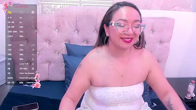 leyla smithh online show from 10-02-25, 12:12