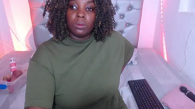 ebony NeighborMoans online show from 10-17-25, 03:20