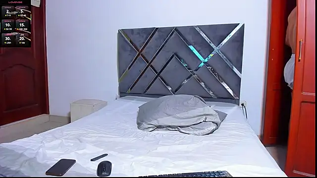 ArnoldSexy  online show from 11-10-25, 05:01