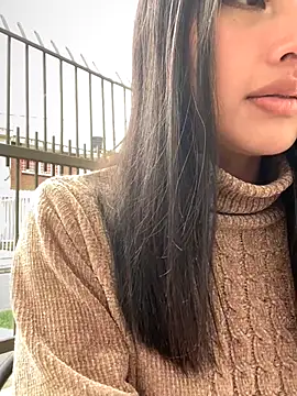 Snapshot of KloePink_ chatting on 09-18-25, 03:47 KloePink online show from 09-18-25, 03:47