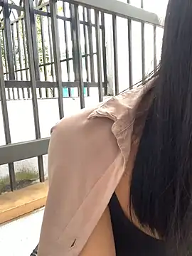 Snapshot of KloePink_ chatting on 10-02-25, 02:13 KloePink online show from 10-02-25, 02:13