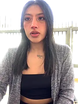 Snapshot of KloePink_ chatting on 10-04-25, 01:20 KloePink online show from 10-04-25, 01:20