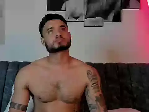Austin torres  online show from 09-09-25, 01:16