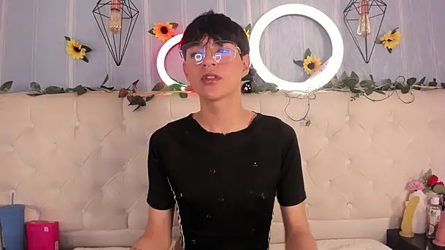 AleAurarashi online show from 11-27-25, 04:14